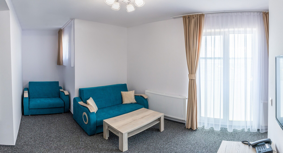 Others 5, Hotel Prístav, Tvrdošín