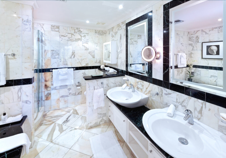 Bathroom, Schooner Bay 204