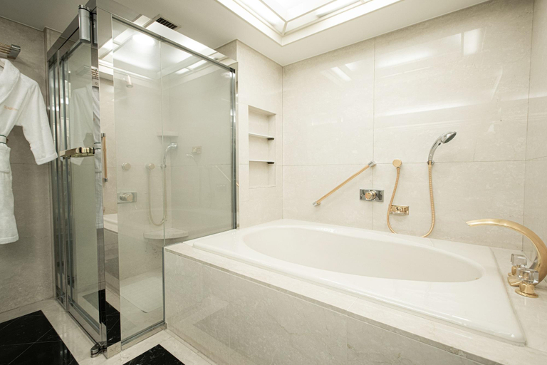 Bathroom 4, Hotel New Otani Hakata, Fukuoka