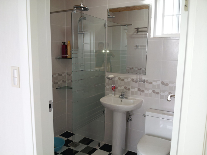 Bathroom 4, Daejeong Pension, Seogwipo