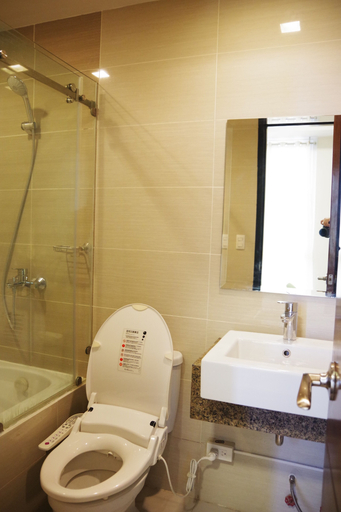 Bathroom 3, 8 Newtown Boulevard, Lapu-Lapu City