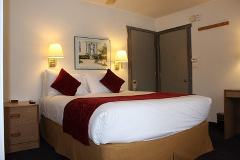 Bedroom 1, St. Moritz Lodge & Condos, Pitkin