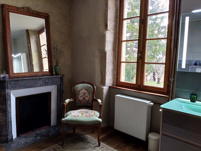 Bathroom 5, Chez Casimir, Nièvre