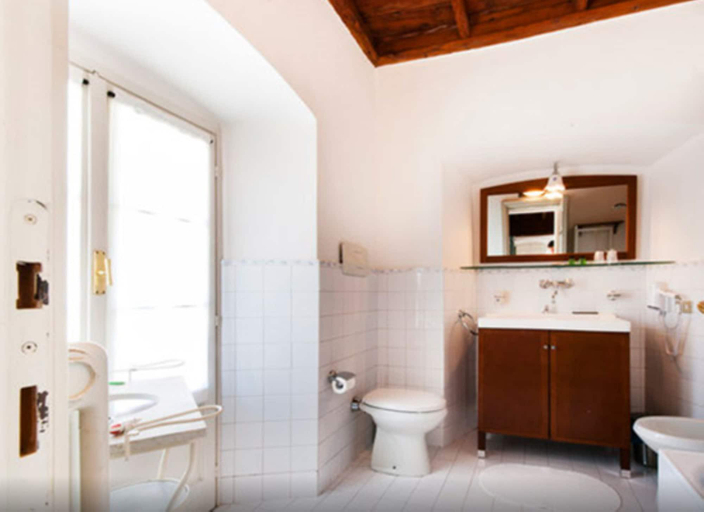 Bathroom 3, Nuovo Miralago, Como