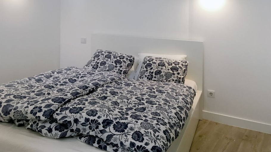 Bedroom 2, Lovely Spot in Alfama, Lisbon