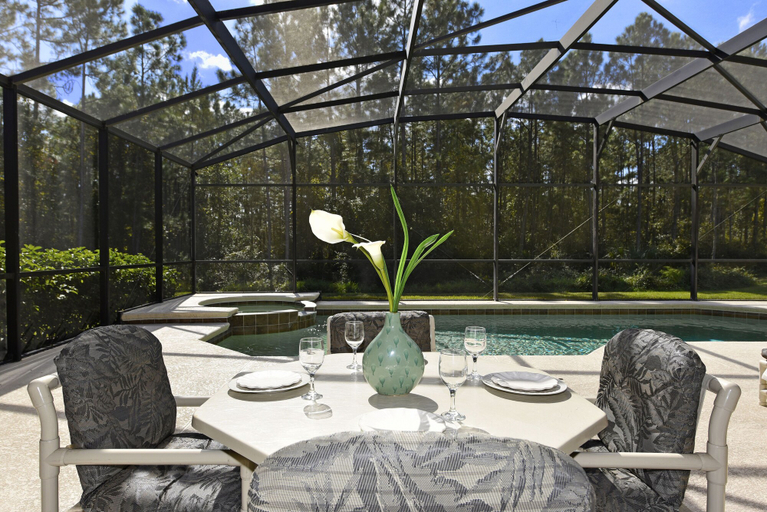 Food & Drinks, Watersong Holiday Villa, Polk
