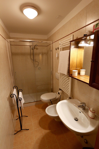 Bathroom 4, La Casina Colorata, Perugia
