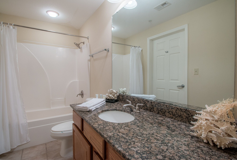 Bathroom 4, Legacy II 701 Deluxe, Harrison