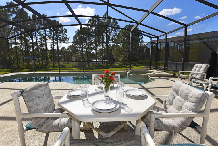 Food & Drinks, Watersong Vacation Villa, Polk