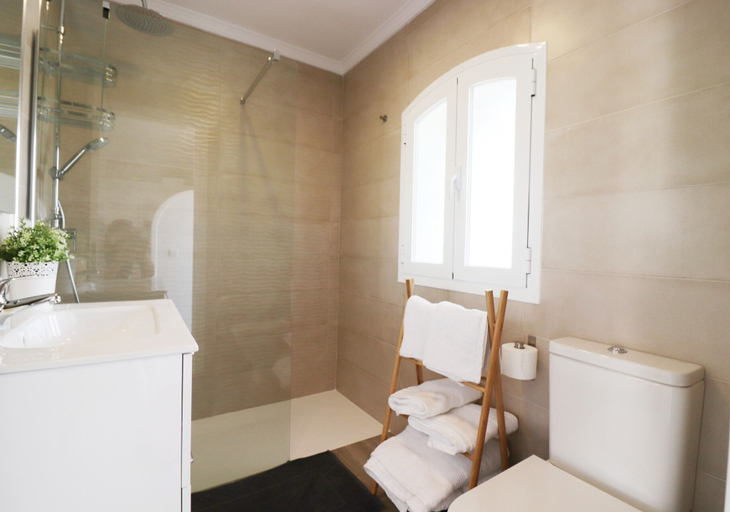 Bathroom 4, 1127 Apartment Verano Azul, Málaga