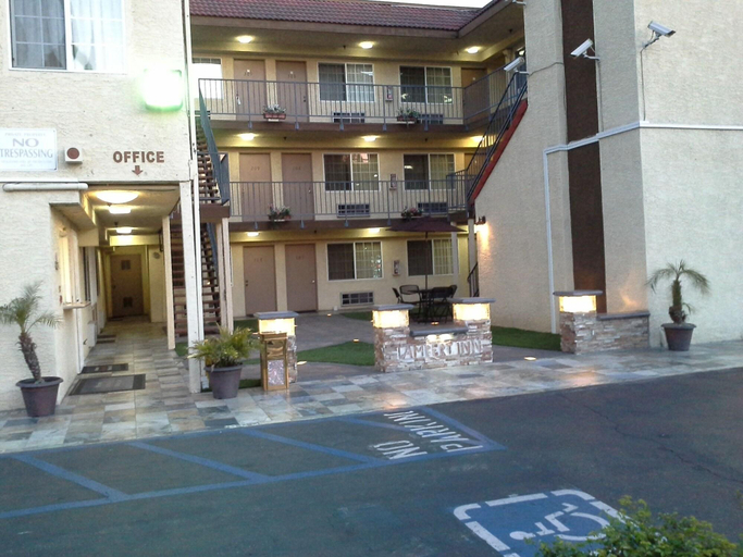 Public Area 3, Lambert Inn, Los Angeles