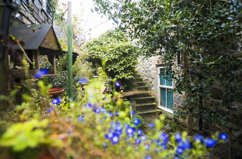 Exterior & Views 2, Abbey Place Net Loft, Cornwall