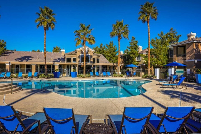 Sport & Beauty, Modern Home On Top Floor Pool & Private Balcony, Clark