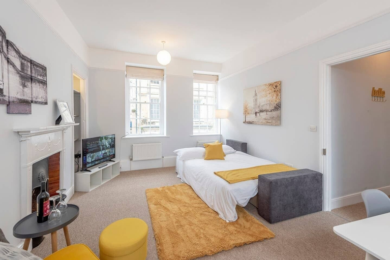 Bedroom 3, The King's Retreat, Bath and North East Somerset