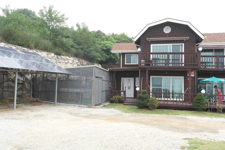 Exterior & Views 1, Janggu Neomeo Pension, Ganghwa