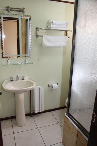 Bathroom 4, Alcázar, Última Esperanza