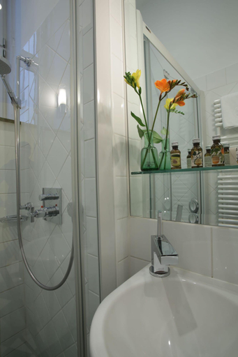 Bathroom 4, Riemergasse Appartements, Wien