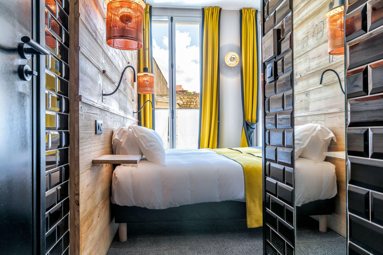 Public Area 3, Hôtel Au Boeuf Couronné, Paris