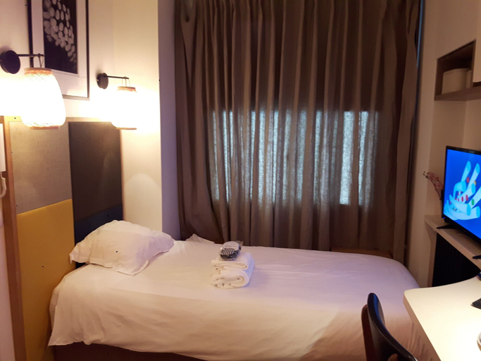 Bedroom 2, Les Toits de Paris, Paris