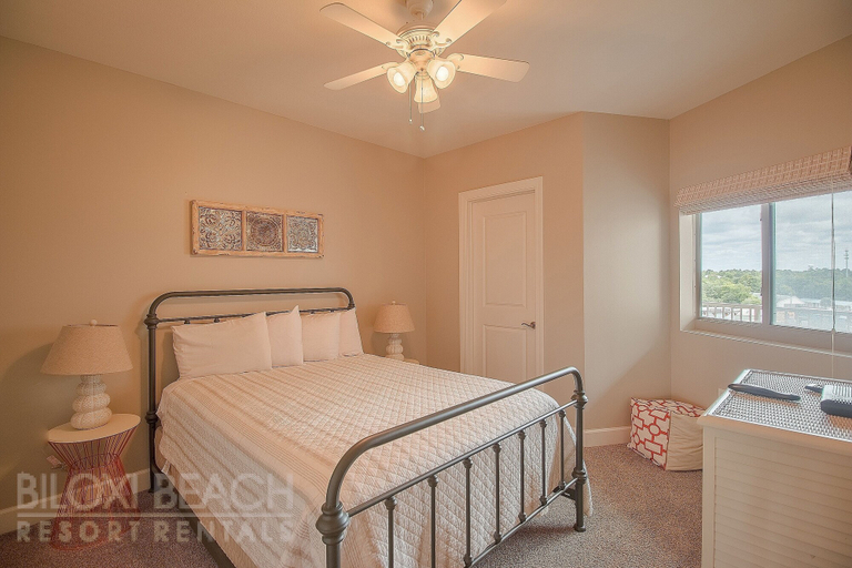 Others 5, Sea Breeze 709 Deluxe, Harrison