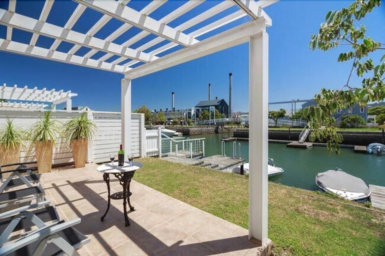 Sport & Beauty 3, Sunny Dry Mill Apartment on Thesen Islands, Eden