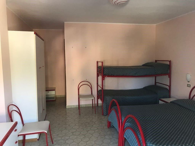 Bedroom 3, Albergo Pensione Cinquestelle, Salerno