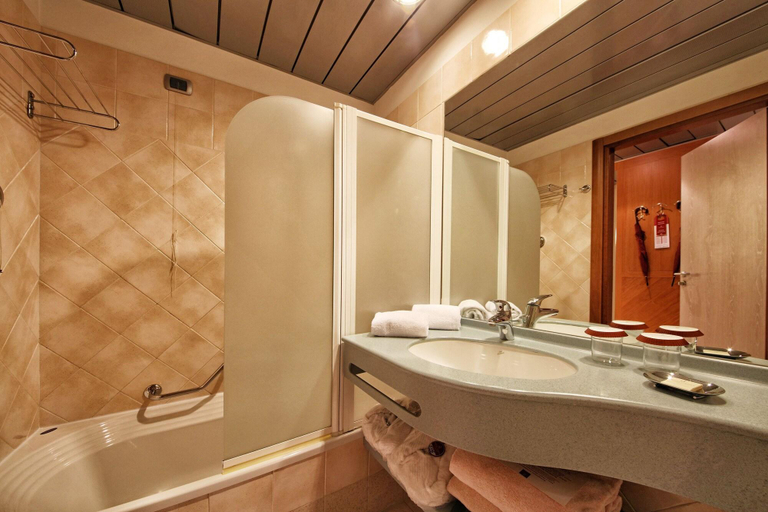 Bathroom 5, Caesius, Verona