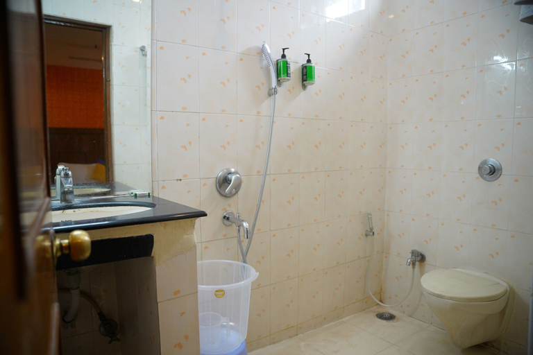 Bathroom 4, THE GRAND PLAZA A BOUTIQUE HOTEL, Hyderabad