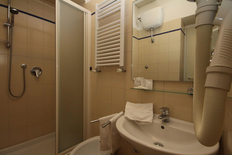 Bathroom 4, Hotel Principe Eugenio, Rome