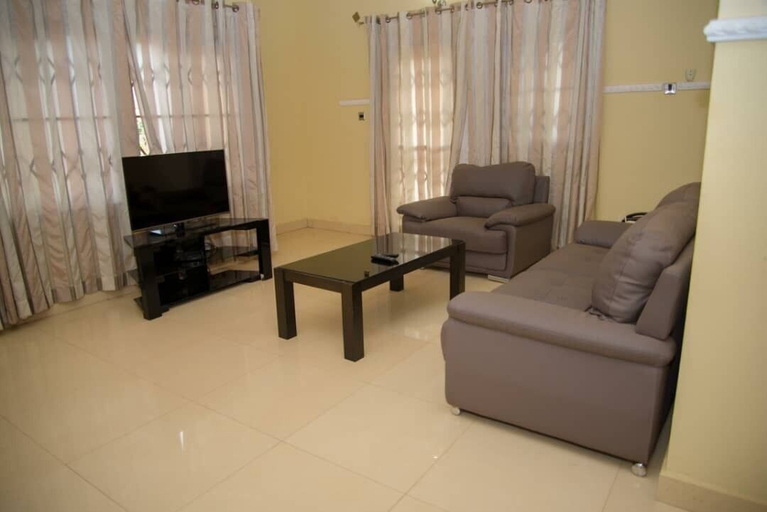 Others 5, Nicole courts, Kumasi