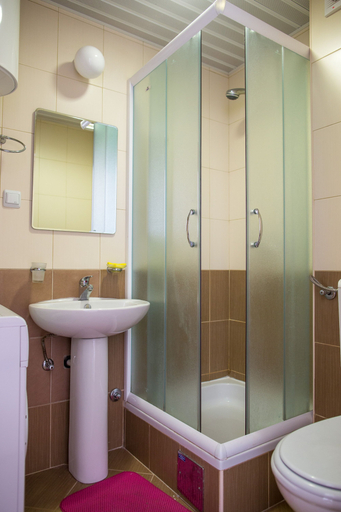 Bathroom 3, Becici Summer Apartments