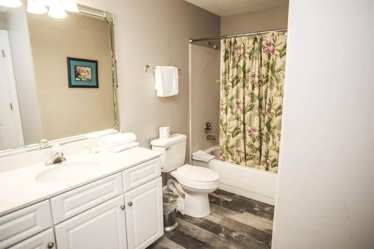 Bathroom 4, Emerald Isle Beach Resort BY PHG, Bay