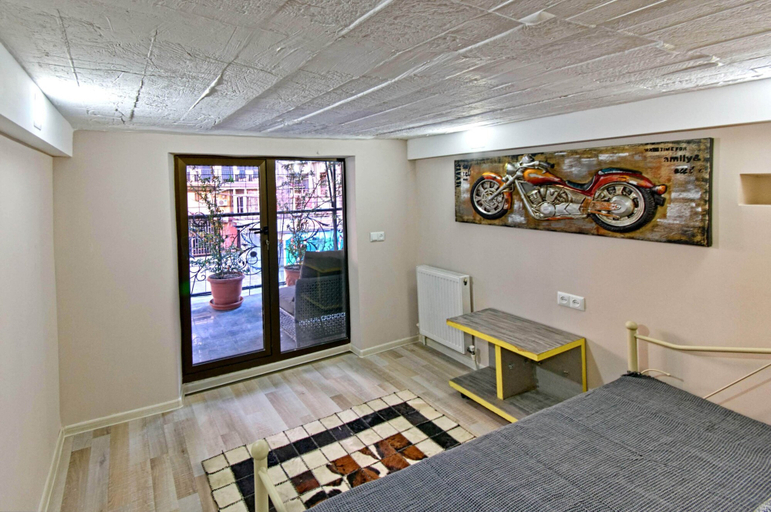 Others 4, Sakhli at Chavchavadze ave 15, Tbilisi