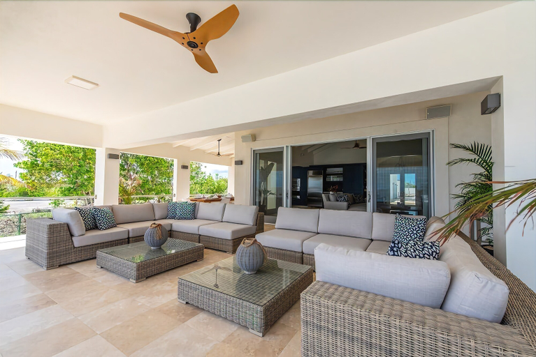 Public Area, Round Rock Estate