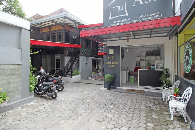 RedDoorz near Terminal Condong Catur, Sleman