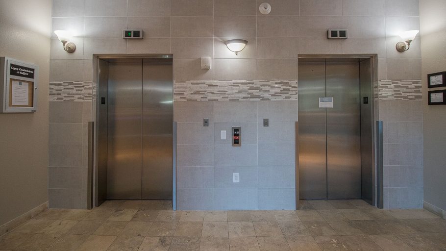 Public Area, Legacy I 1005, Harrison