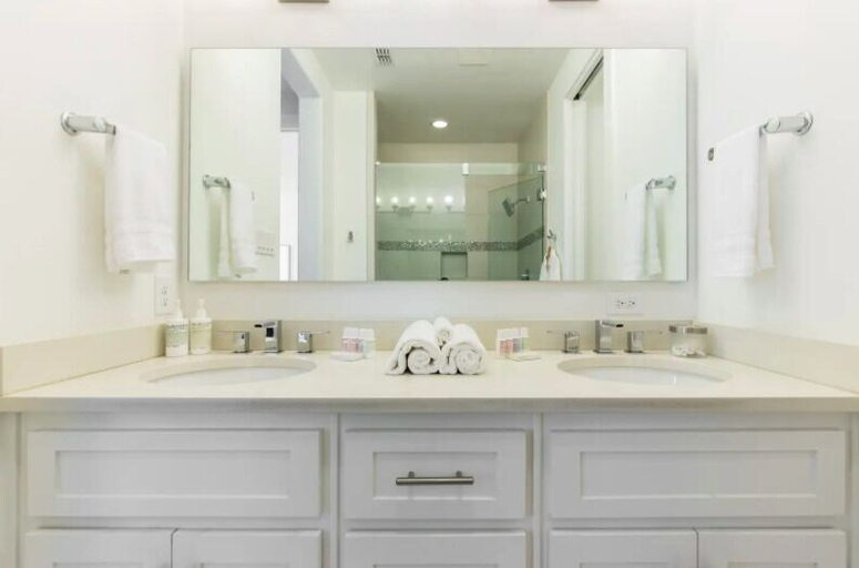 Bathroom 4, 2-Bedroom Downtown Dallas Townhome, Dallas
