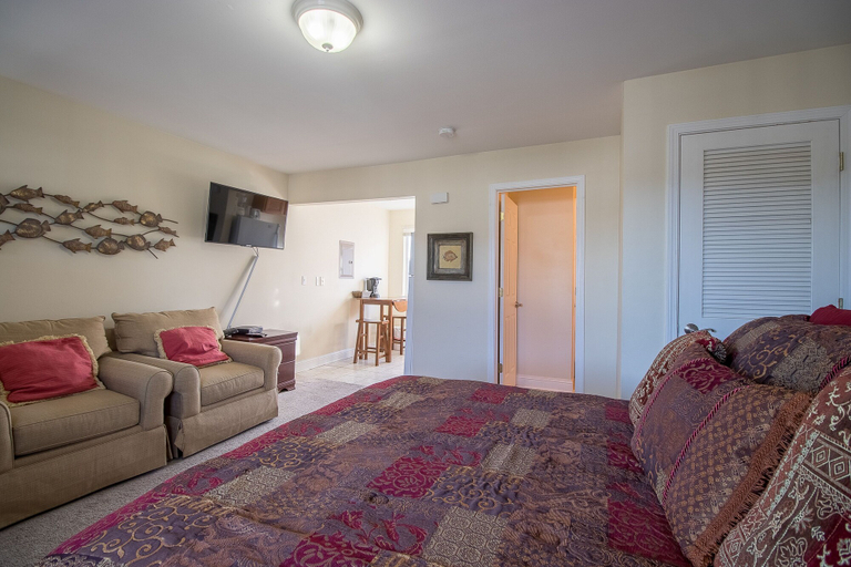 Bedroom 2, Oak Shores Studio 36, Harrison
