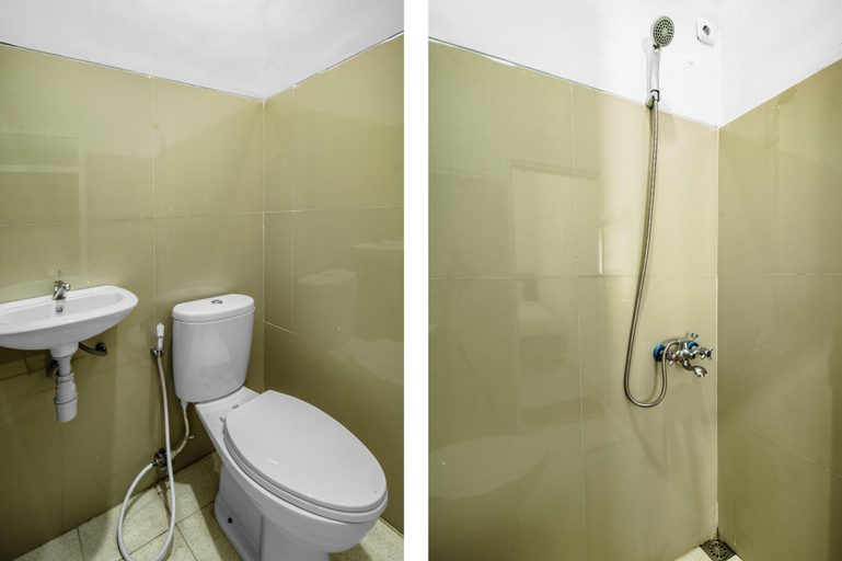 Bathroom 5, Guesthouse Syariah Cakalang 5, Malang