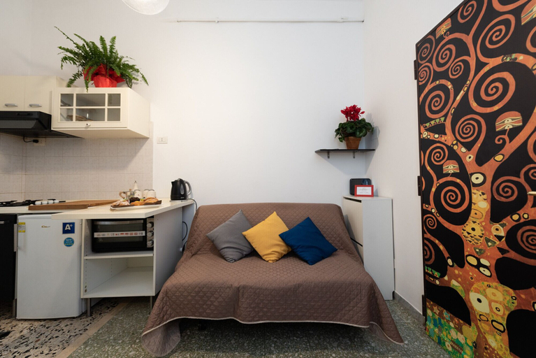 Others 5, Quiet and cosy central apartment, Rome