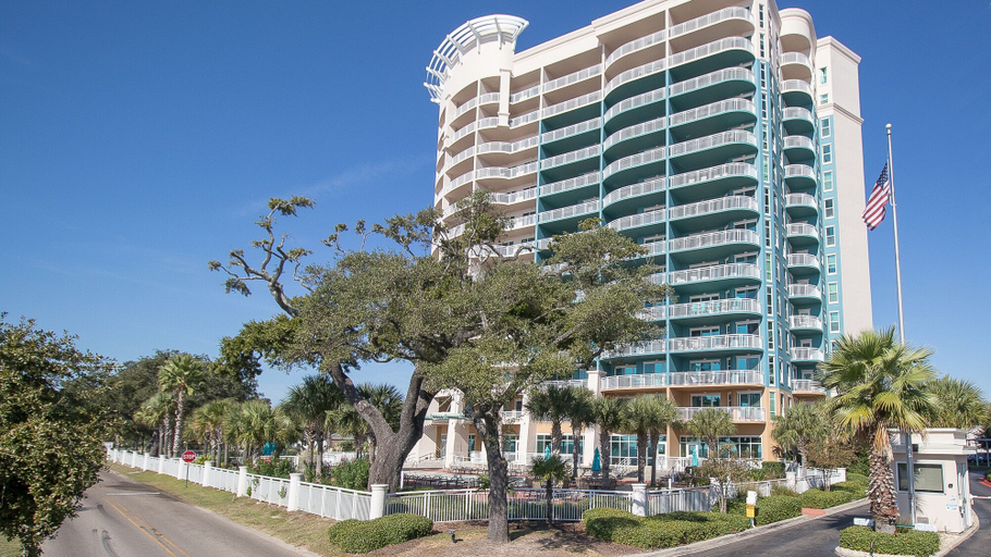 Exterior & Views 2, Legacy I 1005, Harrison