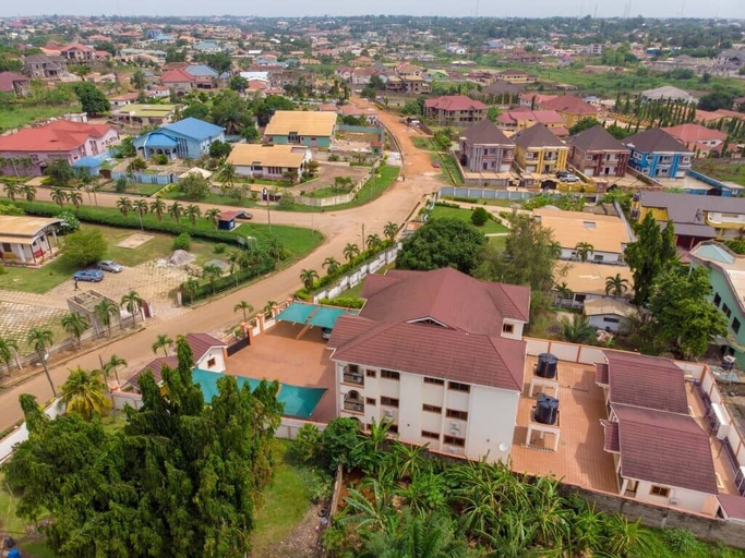 Others 4, Nicole courts, Kumasi