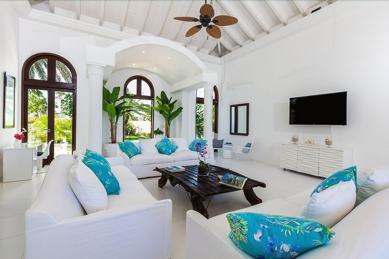 Others, Villa Indigo