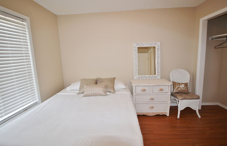 Others 5, Executive Private Suites near Calgary, Division No. 5