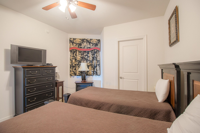 Bedroom 3, Sea Breeze 302 Deluxe, Harrison