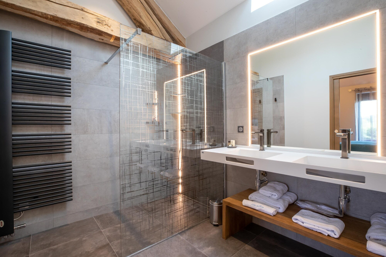 Bathroom 4, Nuits aux Sources, Saône-et-Loire