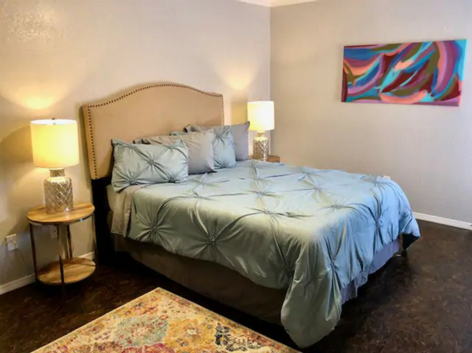 Private Bedroom Suite - Communal House near Integris Private, Oklahoma