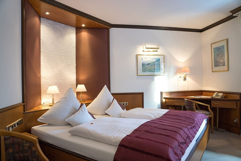Bedroom 2, Hotel Chalet, Ammerland