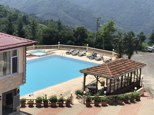 Zarha Mountain Resort, Sürmene