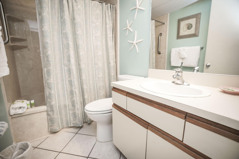 Bathroom 5, AquaVista Beach Resort by Panhandle Getaways, Bay